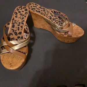 Jessica Simpson ‘s sandals wedge heels